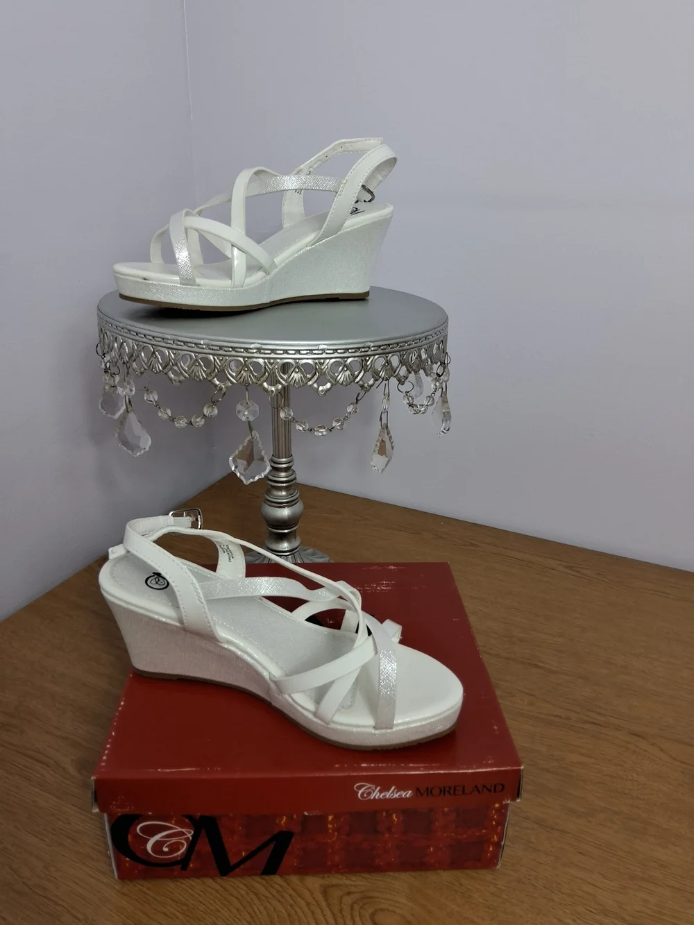 Chelsea Moreland White/Silver Glitter Strappy Wedge Sandals Ankle Buckle Size 3